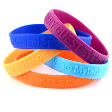Elastic band embossed in different colors