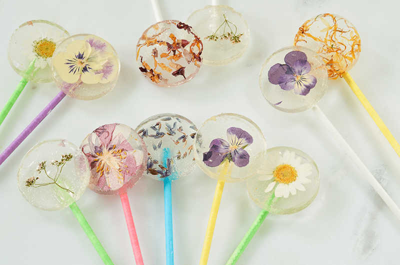 Customized lollipops made with edible flowers